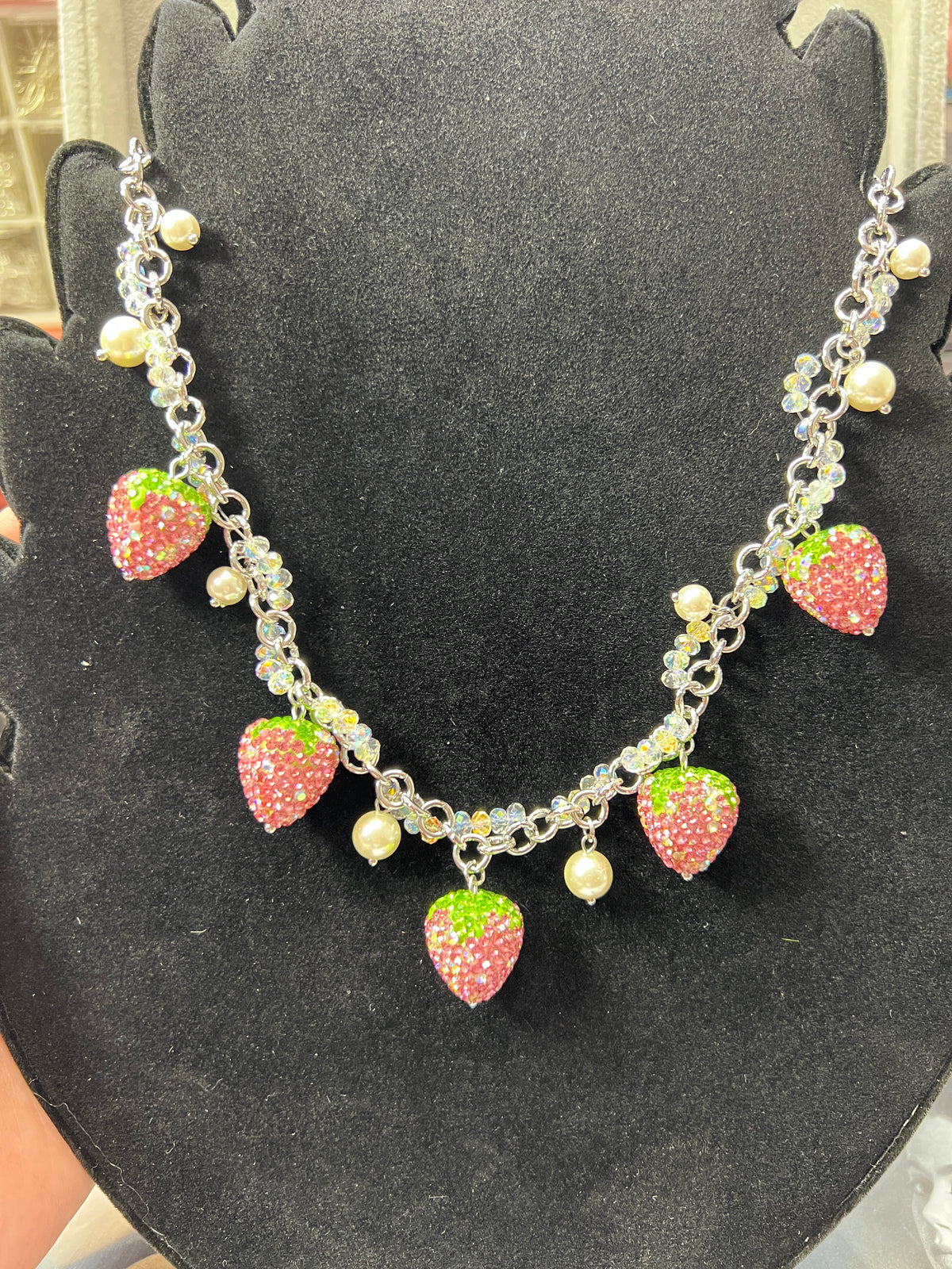 Sparkling Strawberry Chain
